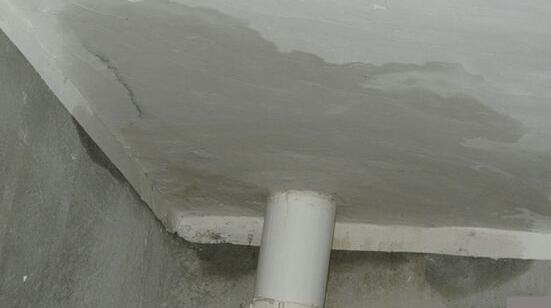 墙面渗水有什么办法修复?屋顶防水施工的时候这些要留意